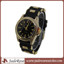 Hot vendre bracelet noir boîtier en or dames montre en silicone à quartz